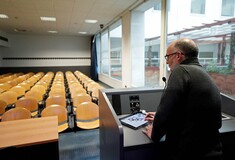 Η Ιταλία σκέφτεται να κλείσει όλα τα σχολεία και τα πανεπιστήμια λόγω κοροναϊού