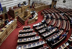Βουλή: Υπερψηφίστηκε η κοινοτική Οδηγία για είσοδο και διαμονή υπηκόων τρίτων χωρών