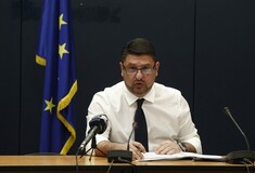 Χαρδαλιάς: Απαγορεύθηκαν οι δημόσιες συναθροίσεις 10 και άνω ατόμων - 1.000 ευρώ το πρόστιμο