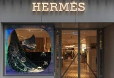 Ο οίκος Hermès κλείνει τις μονάδες παραγωγής στη Γαλλία - Εκτός από εκείνη με τα αρώματα