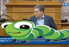 Όλοι γελάνε (?) με τη φυματική σαρανταποδαρούσα με μηνίσκο στα 25 πόδια του Τσακαλώτου