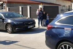 Μουσικοί έπαιξαν Στράους από τα αυτοκίνητά τους για να δώσουν χαρά στους κατοίκους της Βουδαπέστης