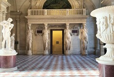 Μέσα στην Αίθουσα των Καρυάτιδων στο Λούβρο
