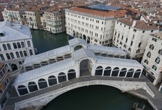 Κορωνοϊός: Τι πραγματικά συμβαίνει με τα πλάσματα που παρατηρούνται στα κανάλια της Βενετίας