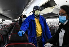 Κορωνοϊός: Υποχρεωτικά όλοι με μάσκα στο αεροπλάνο - Ποιες εταιρίες εφαρμόζουν το μέτρο