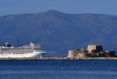 Reuters: Ο κορωνοϊός απειλεί να γκρεμίσει όσα κέρδισε με δυσκολία ο τουρισμός της Ελλάδας