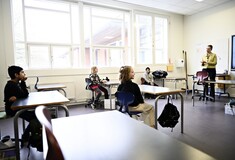 Δανία: Μέσα σε ένα δημοτικό σχολείο που άνοιξε ξανά - «Είναι δύσκολο να μην αγκαλιαζόμαστε»