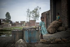 Unicef - Save the Children: 86 εκατ. παιδιά επιπλέον απειλούνται από τη φτώχεια μέχρι το τέλος του 2020
