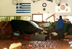 Συνεχίζονται οι επιχειρήσεις στη Δ. Αττική - 15 νεκροί και 5 αγνοούμενοι ο τραγικός απολογισμός της κακοκαιρίας