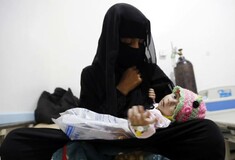 Πώς η Σαουδική Αραβία προκαλεί χιλιάδες θανάτους στην Υεμένη