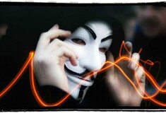 Οι Anonymous εισβάλουν σε κυβερνητικές ιστοσελίδες