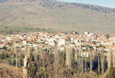 Γέμισαν το σπίτι και το αυτοκίνητο του με συνθήματα υπέρ της Χρυσής Αυγής