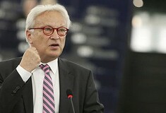 «Λανθασμένη η λιτότητα της τρόικας στην Ελλάδα»