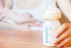 Η Γαλλία ανακαλεί βρεφικά γάλατα του ομίλου Lactalis- Ενδέχεται να έχουν μολυνθεί με σαλμονέλα