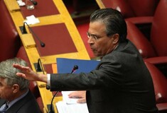 Σκύλος δάγκωσε τον Αργύρη Ντινόπουλο