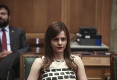 H Αχτσιόγλου ανακοίνωσε επίδομα «νεανικής αλληλεγγύης» 400 ευρώ - Ποιοι είναι οι δικαιούχοι
