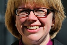 Χειροτονήθηκε η πρώτη γυναίκα επίσκοπος του Λονδίνου