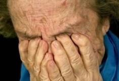 Θεσσαλονίκη: Συγγενείς κακοποιούσαν άγρια τυφλή ηλικιωμένη για την περιουσία της