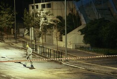 Έκρηξη βόμβας στο Εφετείο Αθηνών - Πυροβόλησαν τον φύλακα και διέφυγαν με βαν οι δράστες (upd)