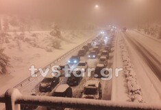 Απίστευτες καταστάσεις στην Εθνική - Ξεκίνησαν στις 3 από Αθήνα για Λαμία και είναι 6 ώρες στο δρόμο