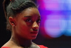 Και η Simone Biles λέει ότι κακοποιήθηκε από τον γιατρό της ομάδας: «Δεν θ' αφήσω έναν άντρα να κλέψει τη χαρά μου»