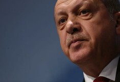 Η Τουρκία προειδοποιεί πως θα απαντήσει άμεσα σε κάθε απειλή από τη δυτική Συρία