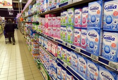 Σε 83 χώρες ανακλήθηκε το μολυσμένο βρεφικό γάλα του ομίλου Lactalis- Θα αποζημιωθούν οι οικογένειες