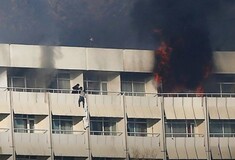 Η συγκλονιστική μαρτυρία του Έλληνα πιλότου που κατάφερε να σωθεί από την επίθεση στο Intercontinental της Καμπούλ