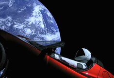 Ο πύραυλος της Space X με το αυτοκίνητο Tesla κατευθύνεται προς τη ζώνη των αστεροειδών μεταξύ Άρη-Δία