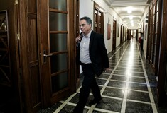 Σκουρλέτης: Σε δυο δόσεις η επαναφορά του κατώτατου μισθού