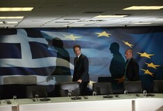 Guardian: Ο Βαρουφάκης αιφνιδίασε τον Ντάισελμπλουμ