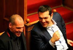 Guardian: Η Ελλάδα έχασε το στοίχημα, αλλά μπορεί ακόμα να κερδίσει