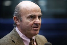 "Βόμβα" Ντε Γκίντος: Εξετάζεται τρίτο πακέτο ως 50 δισ. για την Ελλάδα