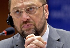 Σούλτς: Ανεύθυνη η διακοπή της συνεργασίας με την τρόικα