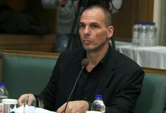 Διαψεύδει ο Βαρουφάκης ότι είχε τηλεδιάσκεψη με τους «θεσμούς»