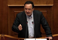Επίθεση Λαφαζάνη: Οι διαπραγματεύσεις δεν είναι προσωπικό μονόπρακτο του Βαρουφάκη