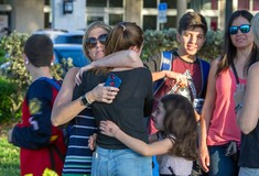 Το Χόλιγουντ ζητά αλλαγή πολιτικής αναφορικά με την οπλοκατοχή μετά την ένοπλη επίθεση σε σχολείο της Φλόριντα