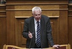 Σχεδόν κλαίγοντας ο Πικραμμένος δήλωσε πως σπιλώνεται η προσωπικότητά του - Ο Πολάκης γελούσε και εξόργισε