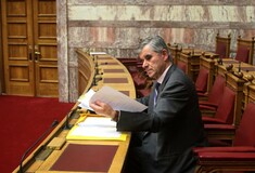 Στοιχεία για τις μίζες έδωσε ο Νικολούδης