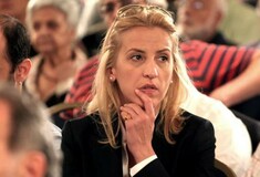 Κόντρα Δούρου-Παπαδημούλη στο Twitter για την αισθητική της παρέλασης