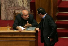 FT: Οι ιδεολόγοι που προσπαθούν να οδηγήσουν την Ελλάδα προς τα αριστερά