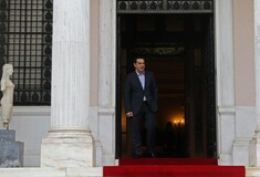 Ο Τσίπρας ενημέρωσε Μέρκελ, Ολάντ και Γιούνκερ για την ελληνική πρόταση