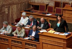 ΝΔ, Ποτάμι και ΠΑΣΟΚ κατά της Κωνσταντοπούλου για την επίθεση στον Στουρνάρα