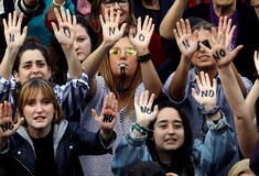 Κατακραυγή στην Ισπανία για την ετυμηγορία στην υπόθεση ομαδικής κακοποίησης μιας έφηβης