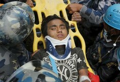 Νεπάλ: Δυο παιδιά βγήκαν ζωντανά από τα ερείπια, 5 ημέρες μετά το σεισμό