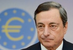 Bloomberg: Νέο χτύπημα στη ρευστότητα ετοιμάζει ο Ντράγκι