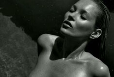 Η Kate Μοss γυμνή στο ημερολόγιο της Pirelli