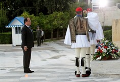 Ολάντ: Η επίσκεψή μου είναι επίσκεψη υποστήριξης και φιλίας