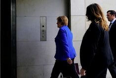 Συνάντηση Μέρκελ - Ζεεχόφερ με μεσολάβηση Σόιμπλε