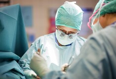Μια πρωτοποριακή επέμβαση στο νοσοκομείο Παπαγεωργίου για τις γυναίκες που γεννήθηκαν με απλασία κόλπου